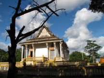 Front side of the main pagoda - Wat Baray Choan Daek, Kampong Thom